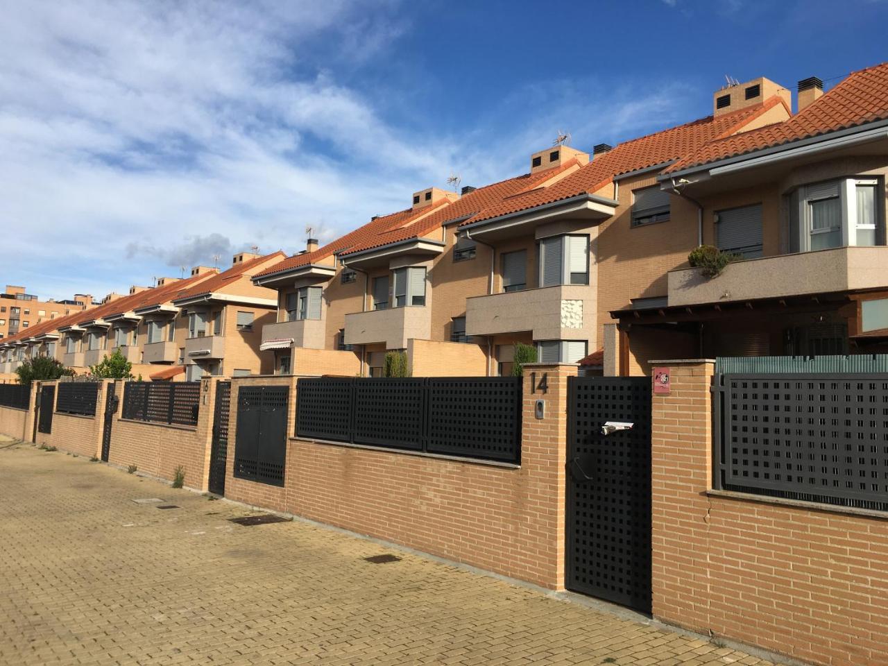 ホテル Casa Nordia ヘタフェ エクステリア 写真
